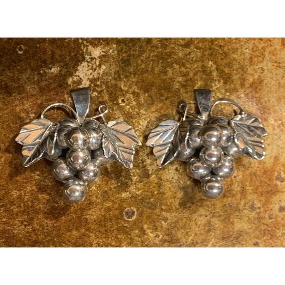 Handmade Taxco Earrings Sterling Silver Grape Clusters Clip-On Made in Mexico - Picture 1 of 6